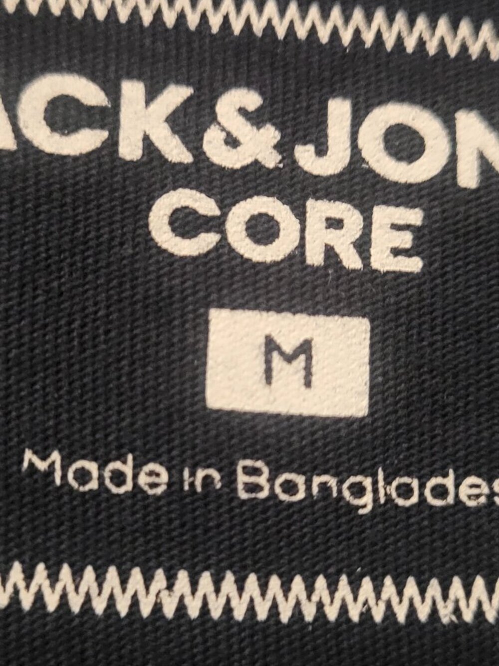 Jack & Jones JCOBOWDEN Navy Geometric Tee - Size Medium - Picture 5 of 7